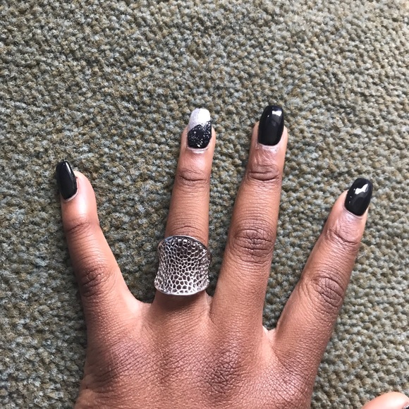 Silver Ring - Picture 1 of 3